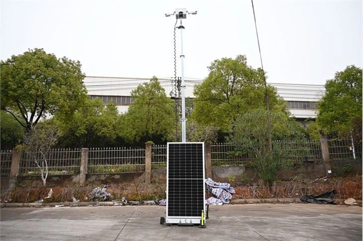 Cuboid Cctv Tower With 1740w Solar Panels
